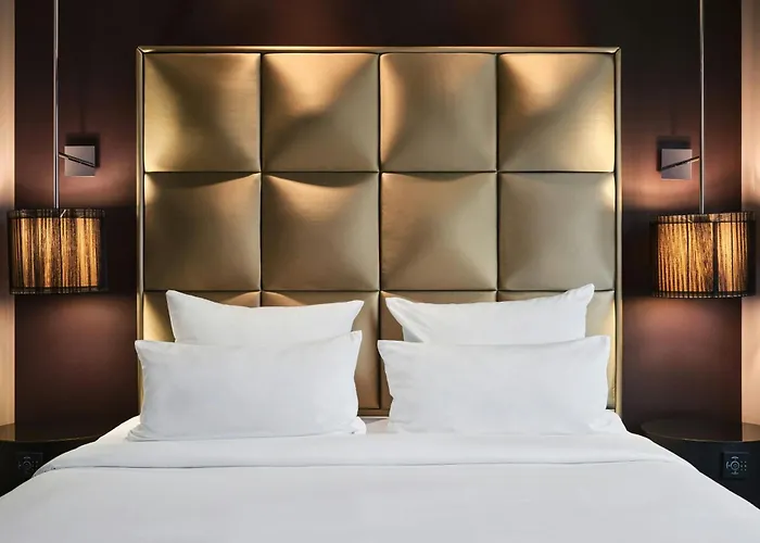 Roomers Frankfurt Central, Autograph Collection Frankfurt am Main